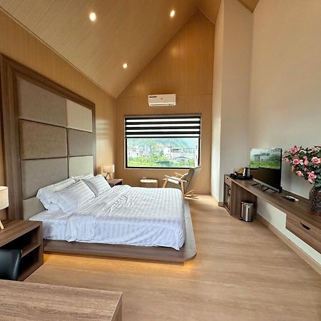 Odyssey Hostel, Tours & Motorbikes Rental ハザン エクステリア 写真