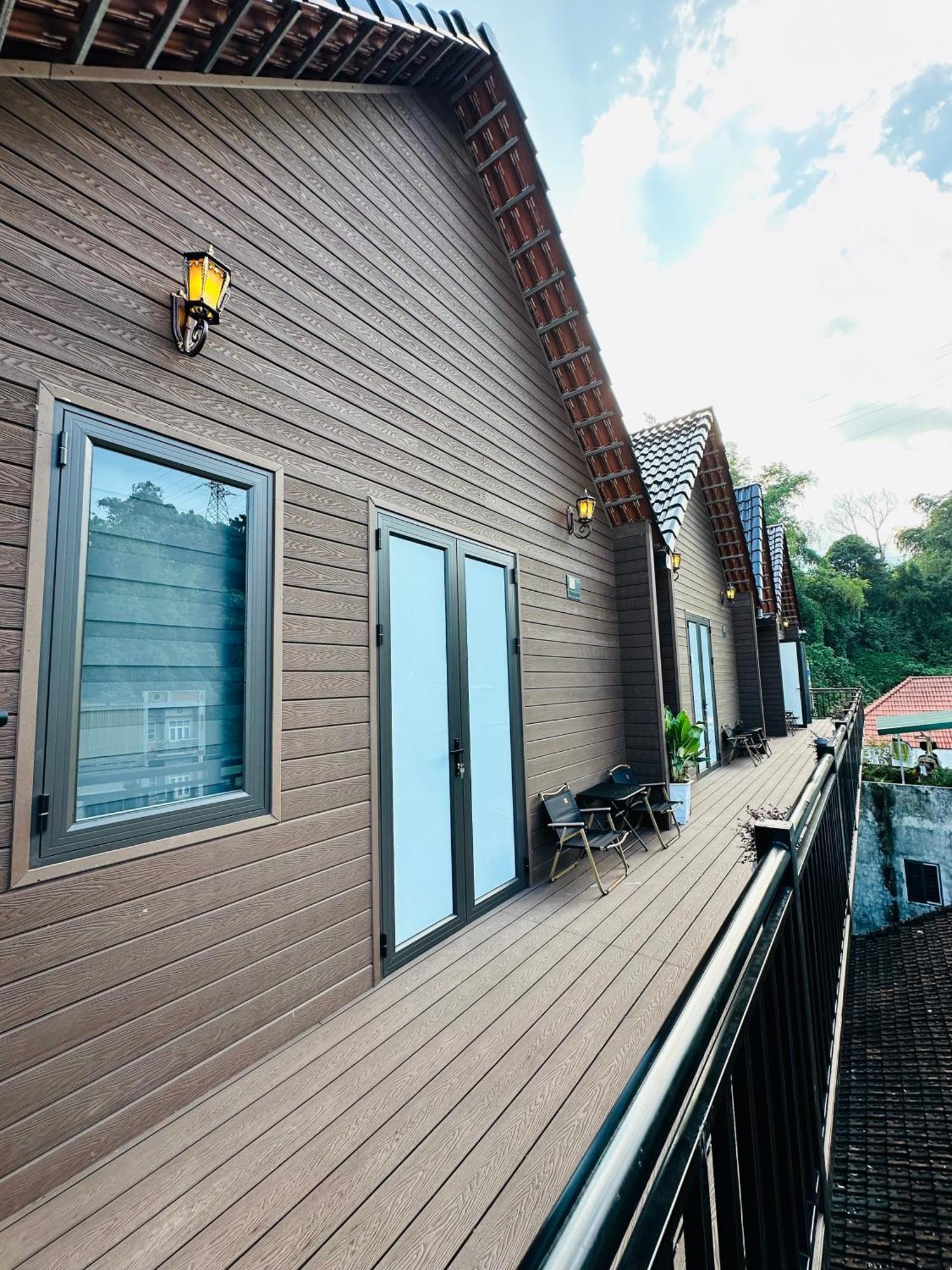 Odyssey Hostel, Tours & Motorbikes Rental ハザン エクステリア 写真